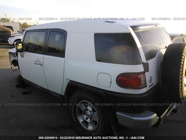 JTEBU4BF0AK080214 - 2010 TOYOTA FJ CRUISER WHITE photo 3