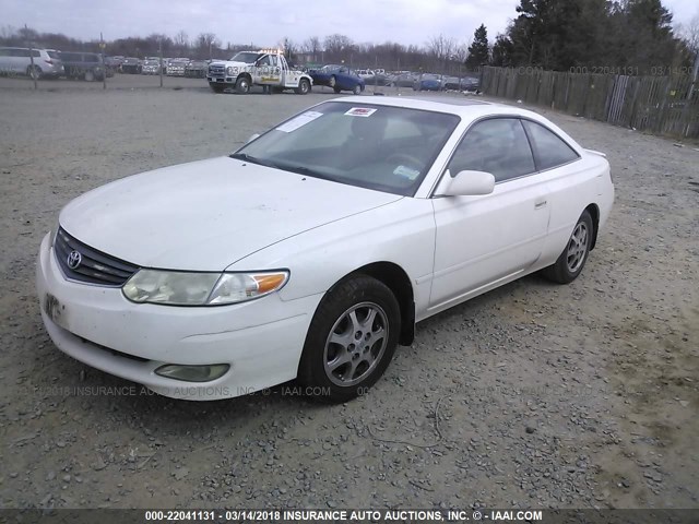 2T1CE22P62C013610 - 2002 TOYOTA CAMRY SOLARA SE WHITE photo 2