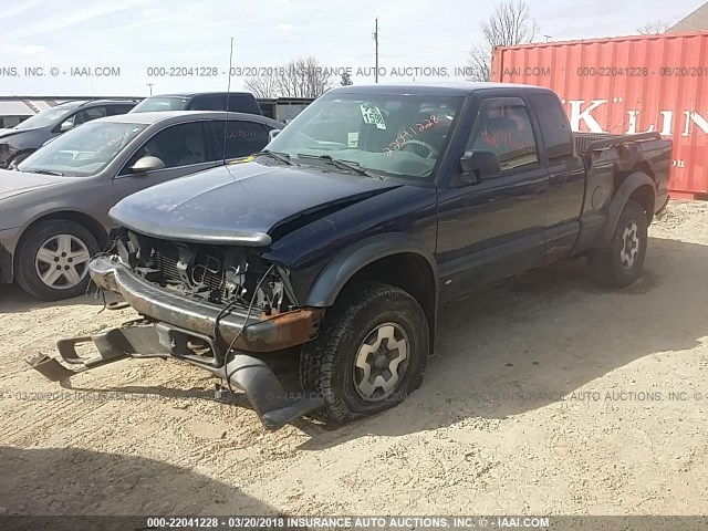 1GCCT19W7Y8256778 - 2000 CHEVROLET S TRUCK S10 BLUE photo 2