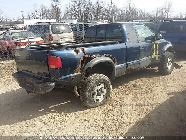 1GCCT19W7Y8256778 - 2000 CHEVROLET S TRUCK S10 BLUE photo 4