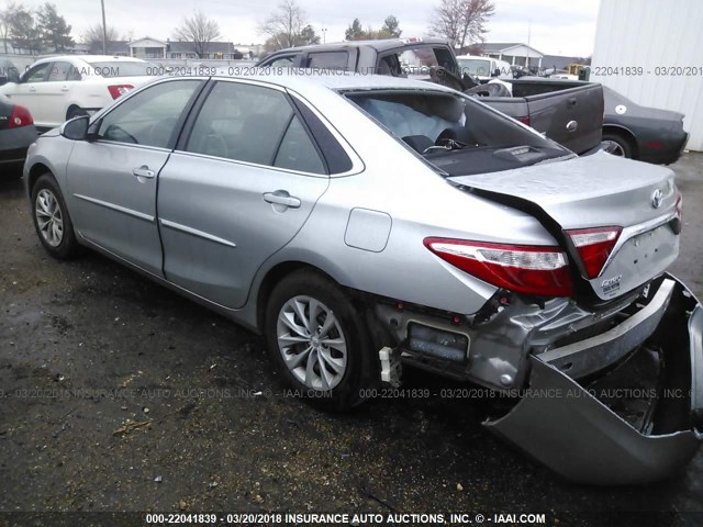 4T4BF1FK9GR577281 - 2016 TOYOTA CAMRY LE/XLE/SE/XSE GRAY photo 3