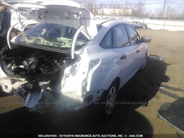 1FADP3E25GL251524 - 2016 FORD FOCUS S WHITE photo 4