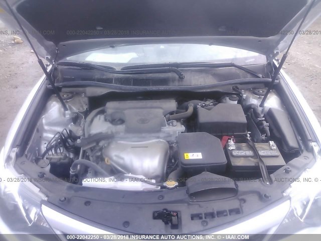 4T1BF1FK5EU426039 - 2014 TOYOTA CAMRY L/SE/LE/XLE 银色 照片 10