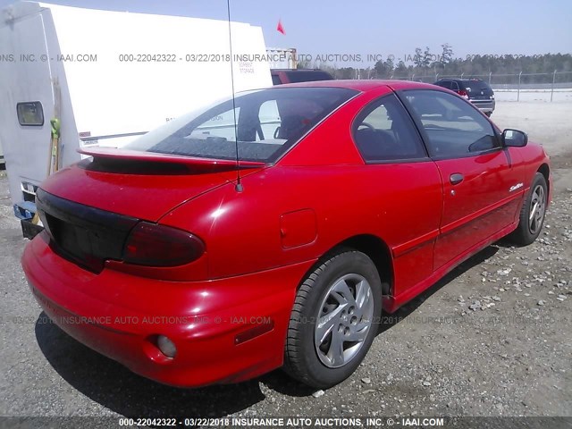 1G2JB124627445331 - 2002 PONTIAC SUNFIRE SE RED photo 4