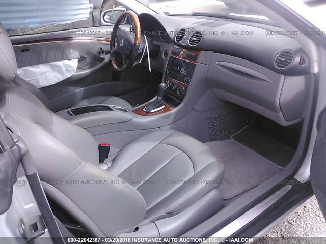 WDBTJ56H16F186544 - 2006 MERCEDES-BENZ CLK 350 SILVER photo 5