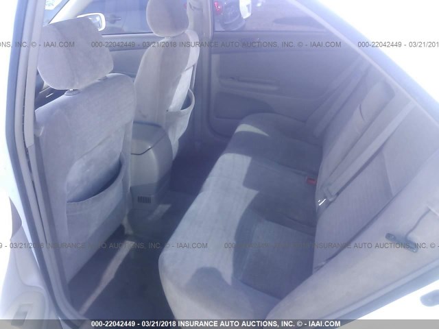 JTDBE32K240277569 - 2004 TOYOTA CAMRY LE/XLE WHITE photo 8