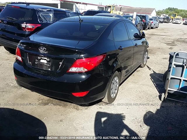 KMHCT4AE1HU264592 - 2017 HYUNDAI ACCENT SE BLACK photo 4