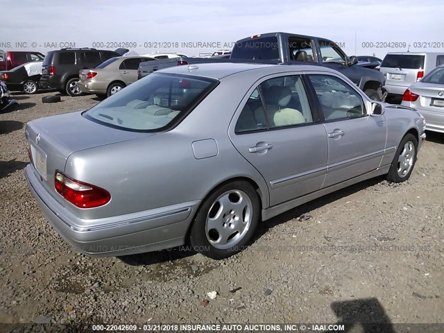 WDBJF70J0YB031185 - 2000 MERCEDES-BENZ E 430 SILVER photo 4