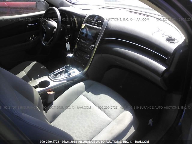 1G11B5SAXDF186269 - 2013 CHEVROLET MALIBU LS 灰色 照片 5