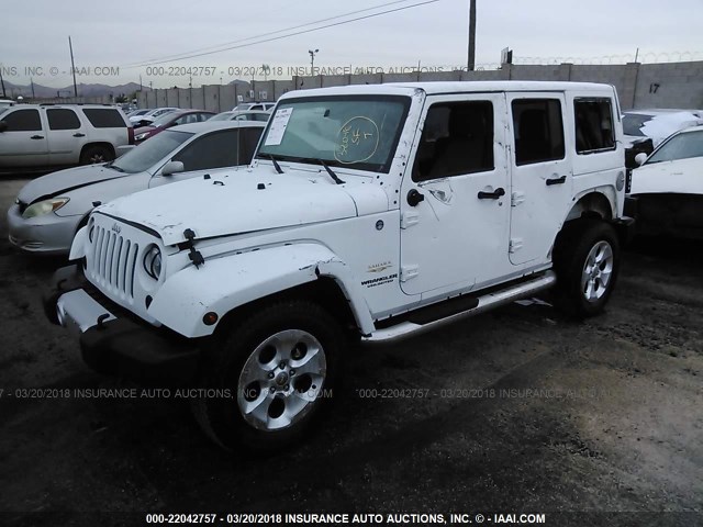 1C4HJWEG6DL513413 - 2013 JEEP WRANGLER UNLIMITE SAHARA WHITE photo 2