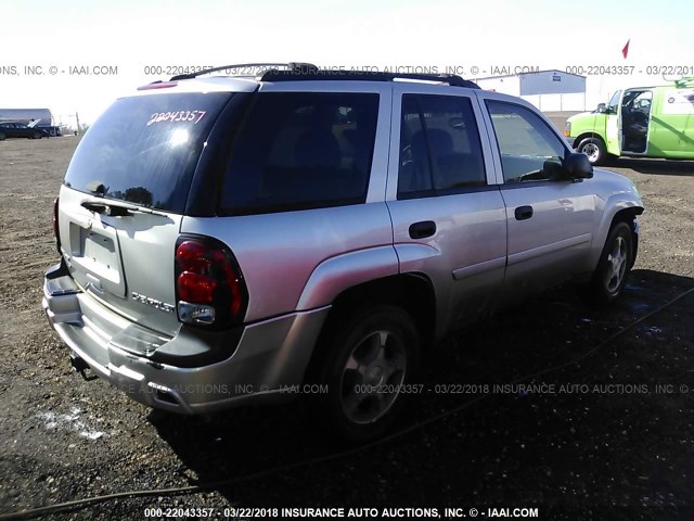 1GNDS13S372154268 - 2007 CHEVROLET TRAILBLAZER LS/LT SILVER photo 4