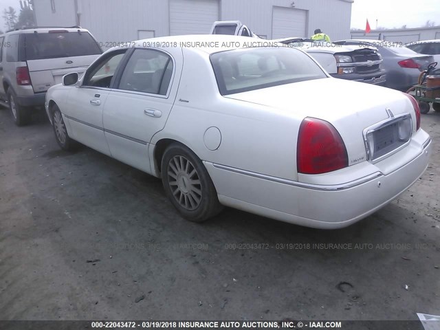 1LNHM81W64Y624042 - 2004 LINCOLN TOWN CAR EXECUTIVE/SIGNATURE Beyaz fotoğraf 3