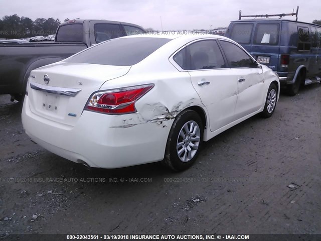 1N4AL3AP8DC221252 - 2013 NISSAN ALTIMA 2.5/S/SV/SL WHITE photo 4