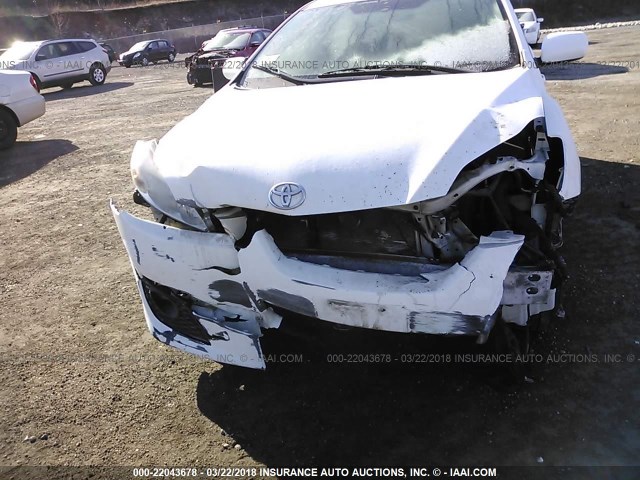 2T1KE40E79C008886 - 2009 TOYOTA COROLLA MATRIX S WHITE photo 6