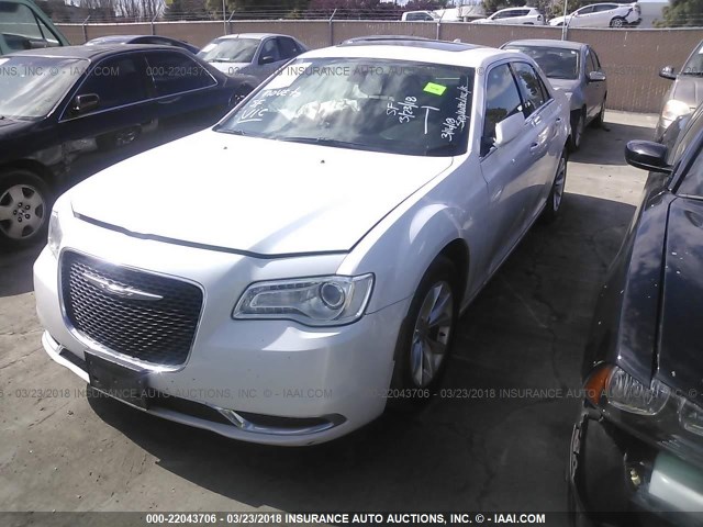2C3CCAAGXFH806877 - 2015 CHRYSLER 300 LIMITED WHITE photo 2
