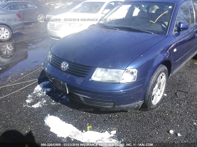 WVWPD23B7YP216040 - 2000 VOLKSWAGEN PASSAT GLX BLUE photo 6