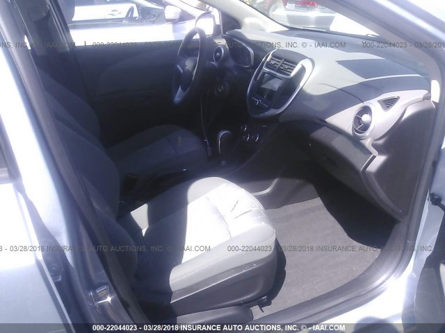 1G1JB5SH0J4112525 - 2018 CHEVROLET SONIC LS 蓝色 照片 5