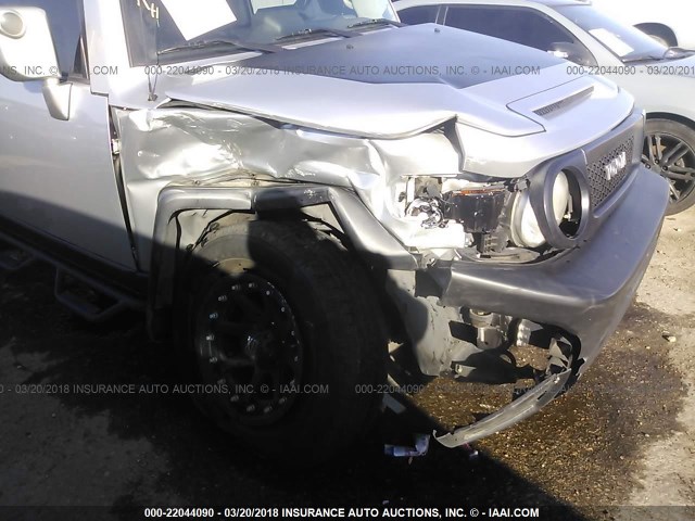 JTEZU11F28K004244 - 2008 TOYOTA FJ CRUISER SILVER photo 6