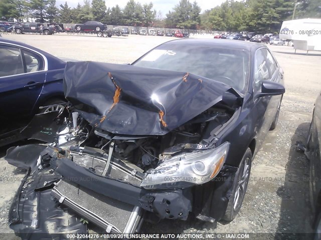 4T1BF1FK9HU352015 - 2017 TOYOTA CAMRY LE/XLE/SE/XSE 黑色 照片 2