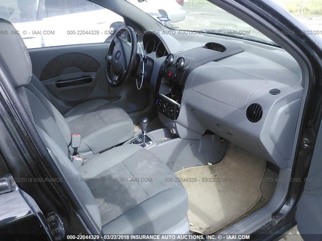 KL1TD52625B348143 - 2005 CHEVROLET AVEO LS BLACK photo 5