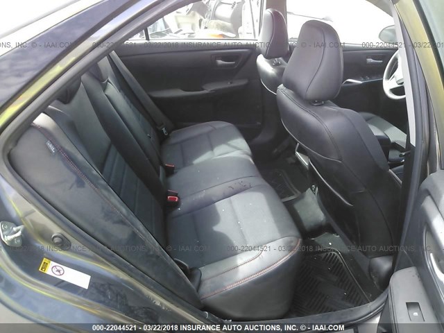 4T1BF1FK3HU785085 - 2017 TOYOTA CAMRY LE/XLE/SE/XSE GRAY photo 8