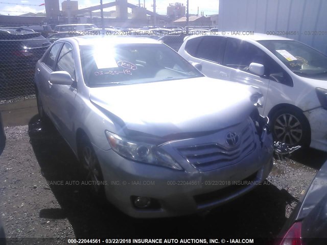 4T4BF3EK0BR180094 - 2011 TOYOTA CAMRY SE/LE/XLE ვერცხლისფერი ფოტო 1