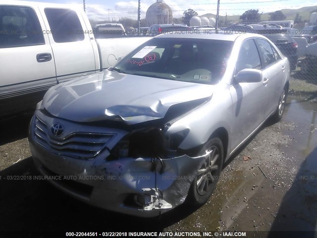 4T4BF3EK0BR180094 - 2011 TOYOTA CAMRY SE/LE/XLE ვერცხლისფერი ფოტო 2