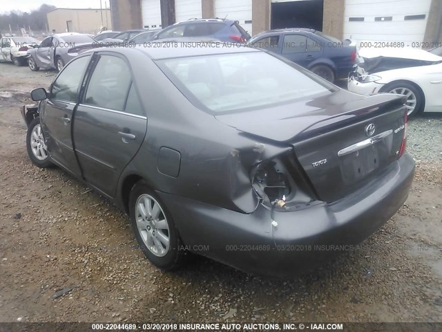 4T1BF32K84U589686 - 2004 TOYOTA CAMRY LE/XLE/SE ნაცრისფერი ფოტო 3