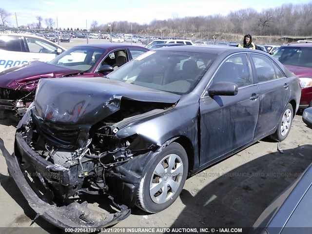 4T4BE46K49R085409 - 2009 TOYOTA CAMRY SE/LE/XLE GRAY photo 2