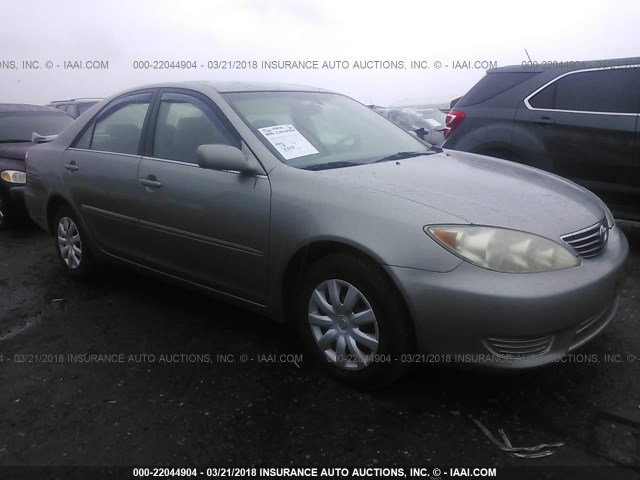 4T1BE32K35U986680 - 2005 TOYOTA CAMRY LE/XLE/SE GRAY photo 1