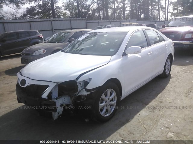 4T4BF3EK2BR210017 - 2011 TOYOTA CAMRY SE/LE/XLE WHITE photo 2