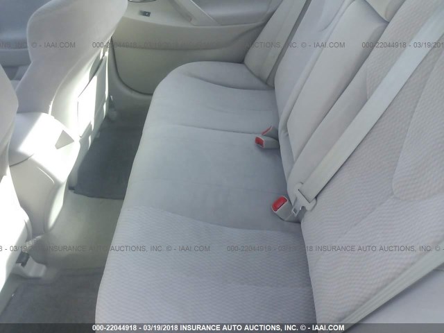 4T4BF3EK2BR210017 - 2011 TOYOTA CAMRY SE/LE/XLE WHITE photo 8