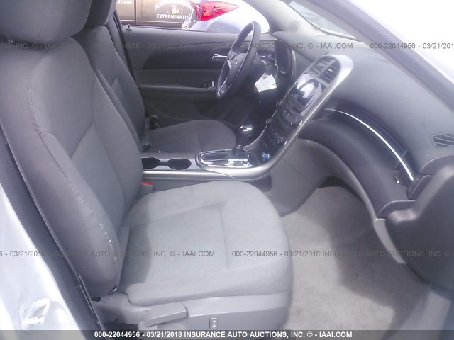1G11B5SA7DF301538 - 2013 CHEVROLET MALIBU LS 白色 照片 5