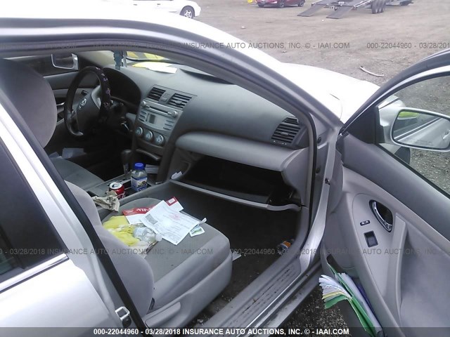 4T1BE46K59U895075 - 2009 TOYOTA CAMRY SE/LE/XLE Серебристый фото 5