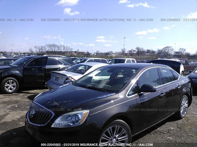 1G4PS5SK6D4242743 - 2013 BUICK VERANO GRAY photo 2