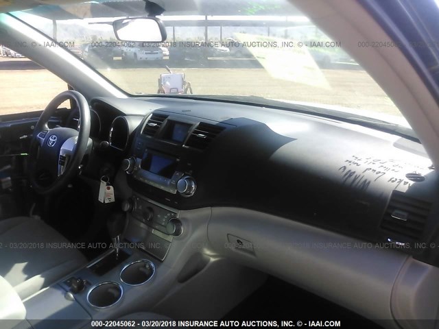 5TDBK3EH5BS059712 - 2011 TOYOTA HIGHLANDER SE Bleu photo 5