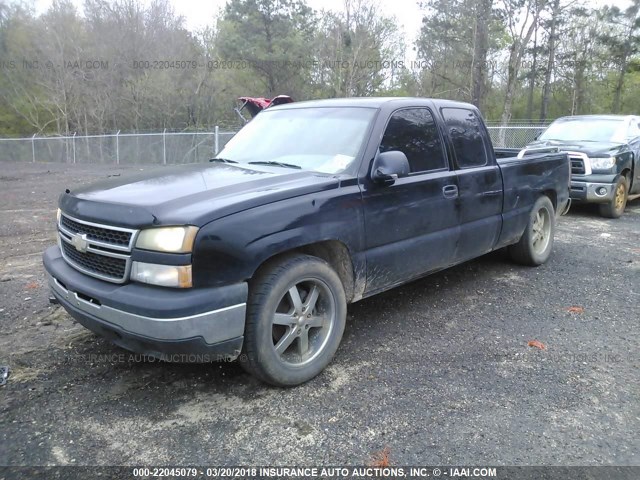 1GCEC19X97Z187716 - 2007 CHEVROLET SILVERADO C1500 CLASSIC BLACK photo 2