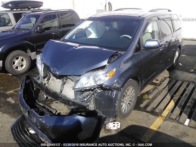 5TDYK3DC2DS337467 - 2013 TOYOTA SIENNA XLE/LIMITED BLUE photo 2