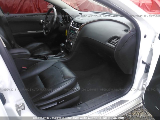 1G1ZE5E07CF270321 - 2012 CHEVROLET MALIBU LTZ WHITE photo 5