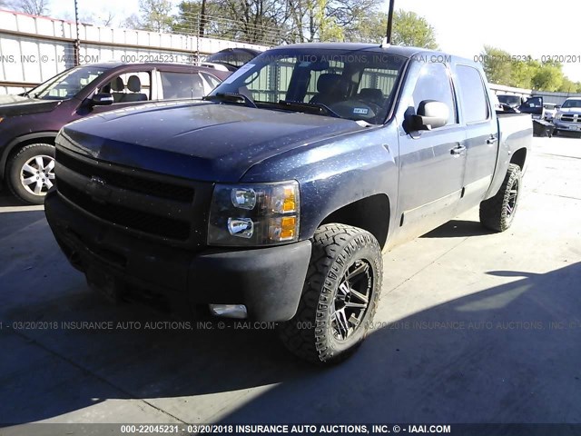 2GCFK13Y971718088 - 2007 CHEVROLET SILVERADO K1500 CREW CAB Dark Blue photo 2