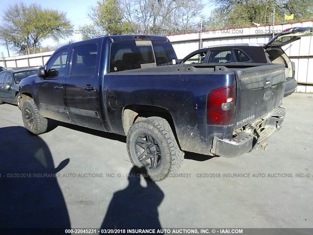 2GCFK13Y971718088 - 2007 CHEVROLET SILVERADO K1500 CREW CAB Dark Blue photo 3