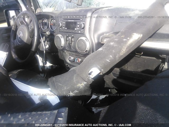 1C4AJWAG9DL571863 - 2013 JEEP WRANGLER SPORT WHITE photo 5