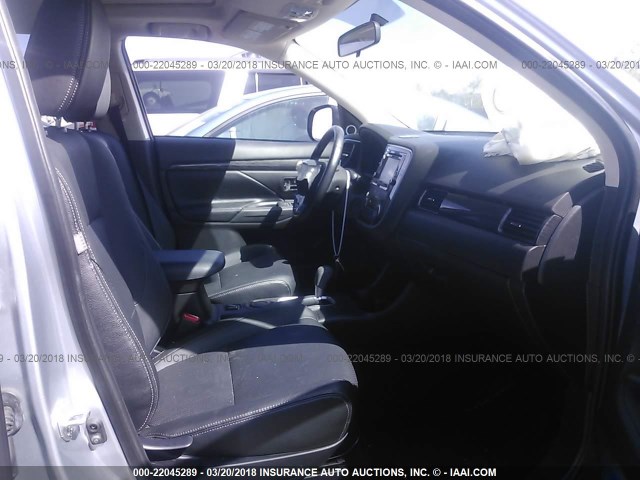 JA4AD3A30GZ005654 - 2016 MITSUBISHI OUTLANDER SE/SEL SILVER photo 5