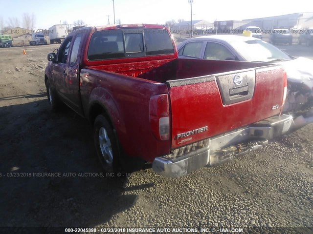 1N6AD06W36C417380 - 2006 NISSAN FRONTIER KING CAB LE/SE/OFF ROAD RED photo 3