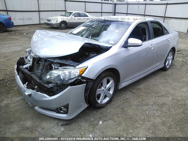 4T1BF1FK4CU534620 - 2012 TOYOTA CAMRY SE/LE/XLE SILVER photo 2