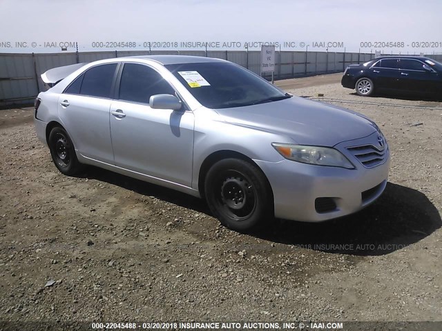 4T4BF3EK8BR127224 - 2011 TOYOTA CAMRY SE/LE/XLE 银色 照片 1