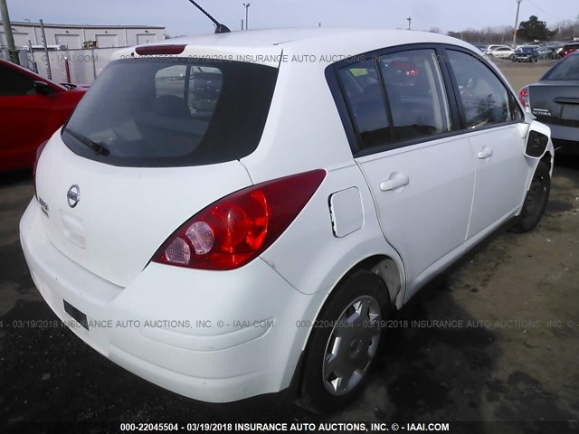 3N1BC13E09L357985 - 2009 NISSAN VERSA S/SL WHITE photo 4