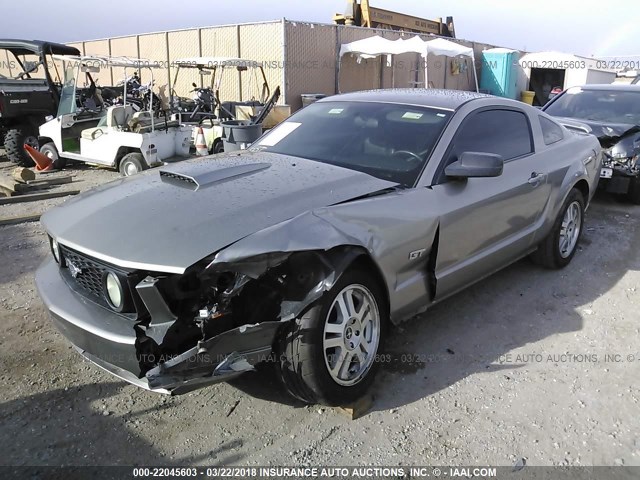 1ZVHT82H485166058 - 2008 FORD MUSTANG GT SILVER photo 2