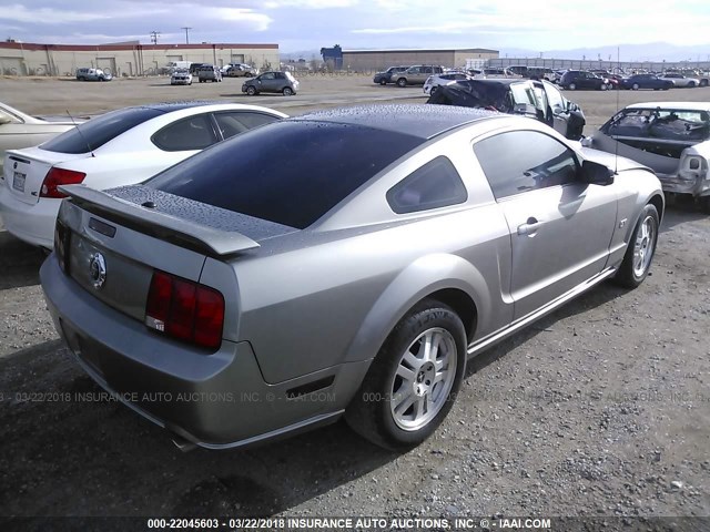 1ZVHT82H485166058 - 2008 FORD MUSTANG GT SILVER photo 4