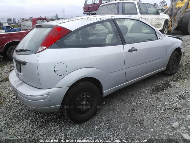 1FAFP31N87W211350 - 2007 FORD FOCUS ZX3/S/SE/SES SILVER photo 4